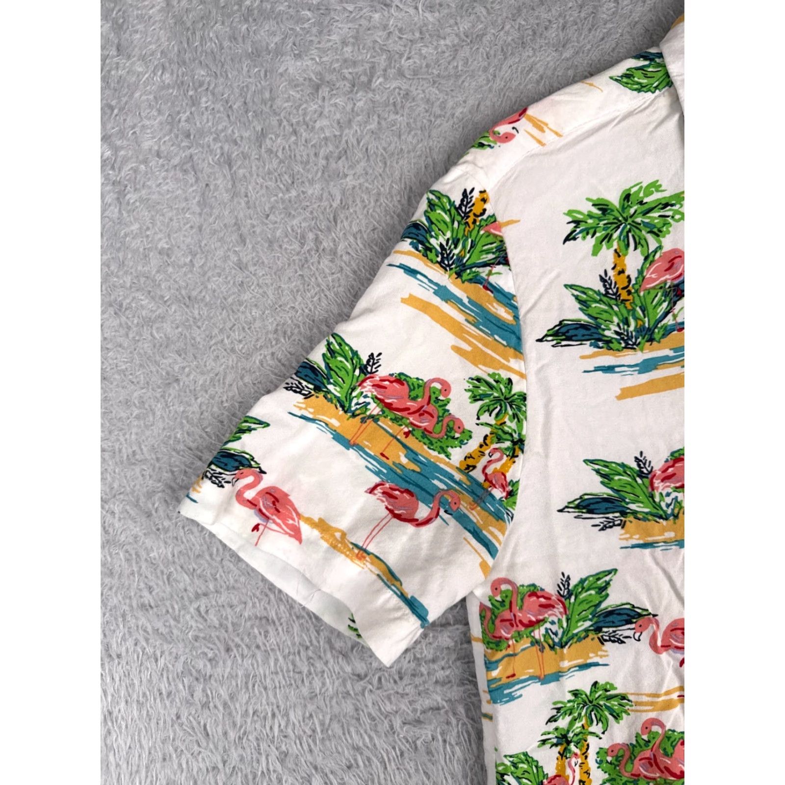 Vintage Cactus Man Shirt Adult Medium White Beige Pink Flamingo Palm Tree 100% Rayon Hawaiian Button-Up Mens Shirt Size US M / EU 48-50 / 2 - 3 Thumbnail