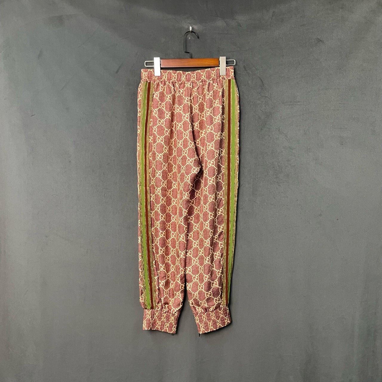 Gucci Gucci Size XS Brown full-print mulberry silk trousers 2501- Size US 26 / EU 42 - 2 Thumbnail