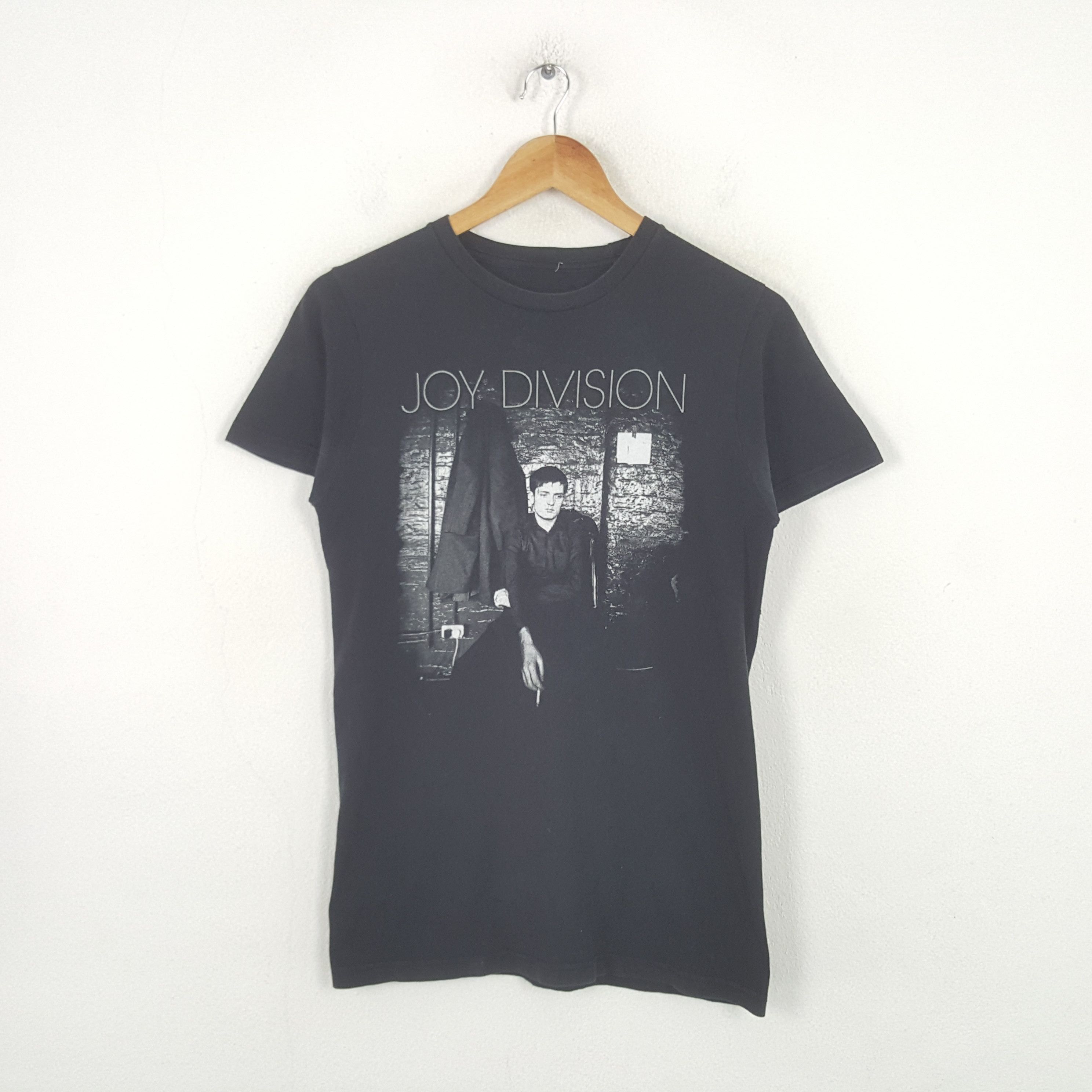Band Tees Vintage Joy Division English Rock Band Tour Tshirt RR3 Size US XS / EU 42 / 0 - 1 Thumbnail