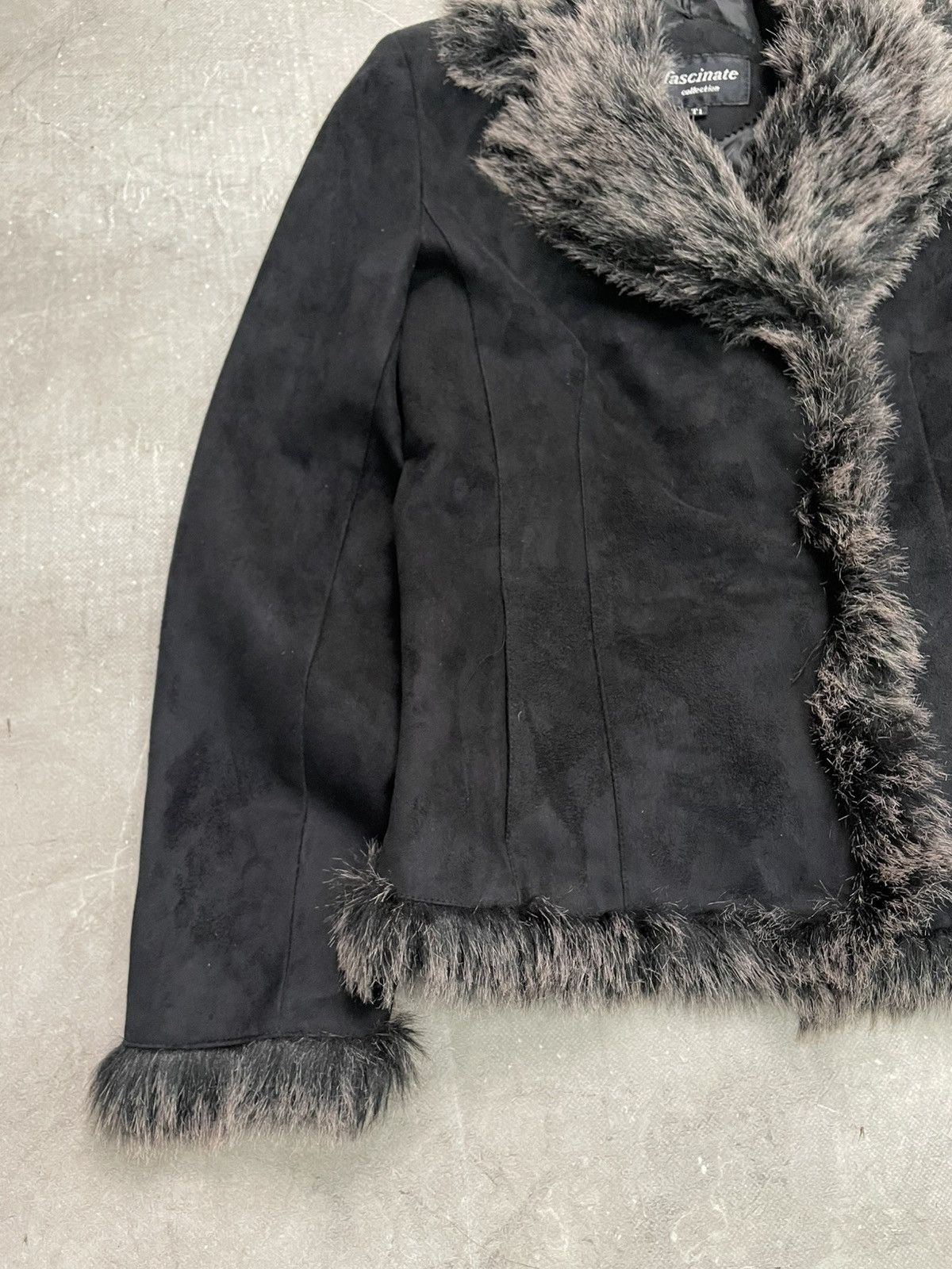 Le Grande Bleu (L.G.B.) Fur suede cropped gothic hype avant garde jacket y2k Size US S / EU 44-46 / 1 - 2 Thumbnail