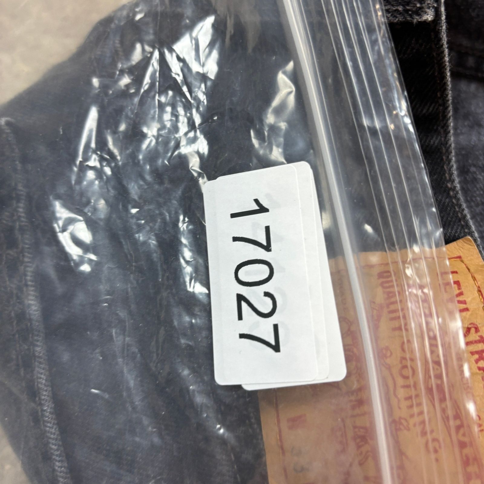 Levi's × Vintage Vintage 90s Levi's 501 Straight Leg Black Denim Jeans 33x36 Size US 33 - 13 Thumbnail