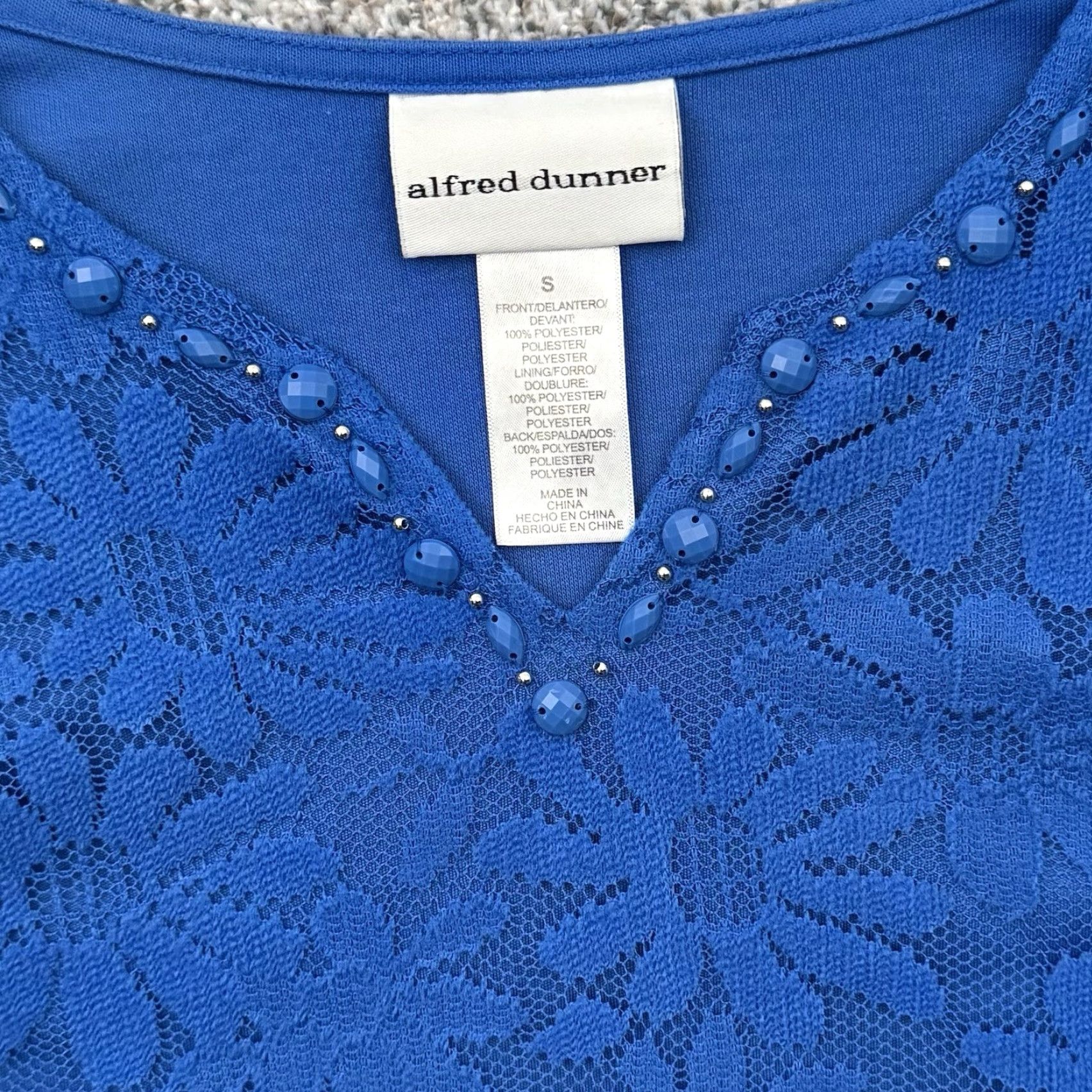 Vintage Alfred Dunner Blouse Shirt Women S Blue Floral Lace Beaded Boho Top 2010 V-Neck Short Sleeve Pullover Casual Office Elegant Size S / US 4 / IT 40 - 5 Thumbnail