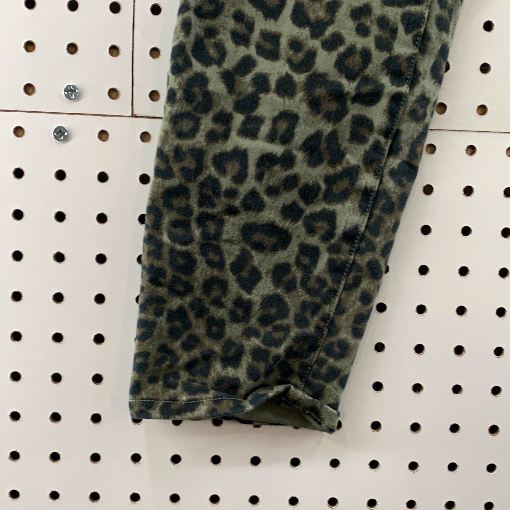 Good American Good American Sage Leopard Goodlegs Crop Skinny Jeans SZ 14 29x27.5 Size 29" - 5 Thumbnail