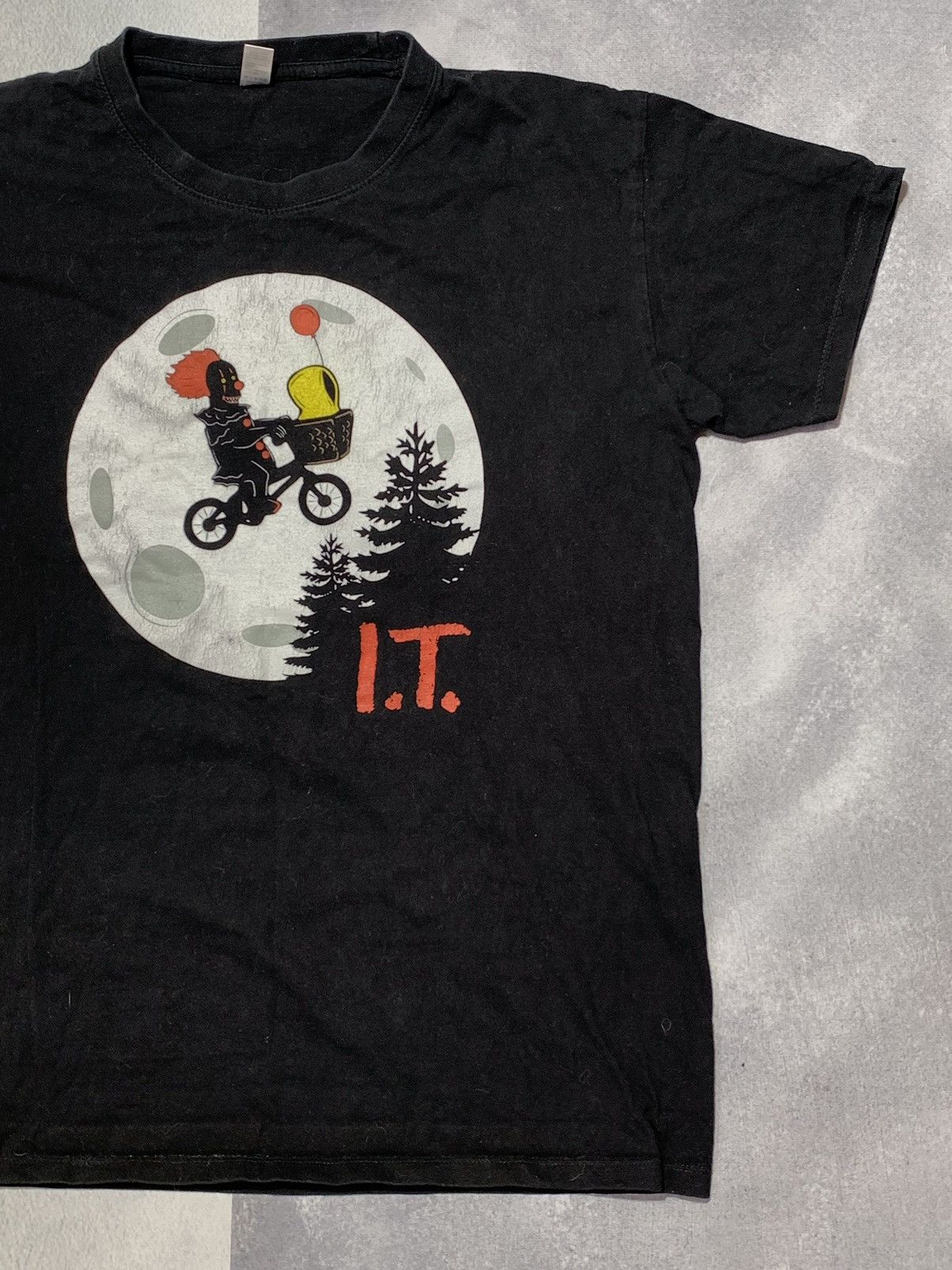 Band Tees Vintage Y2K Clown It movie tee big logo streetwear size L Size US L / EU 52-54 / 3 - 3 Thumbnail
