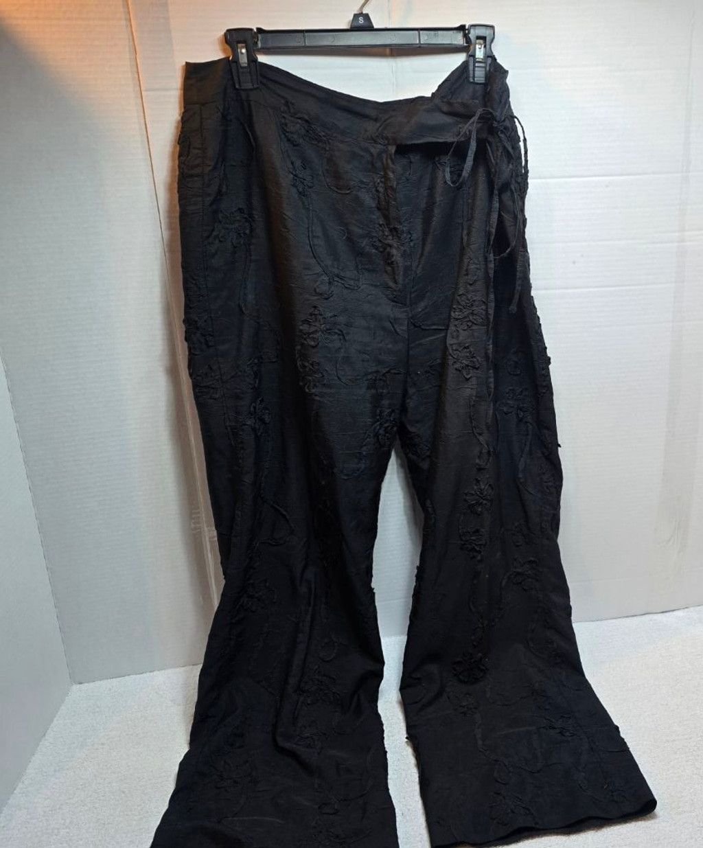 The Unbranded Brand Women's Unbranded Black Wide Leg Pants 2X Size 40" / US 18 - 1 Thumbnail