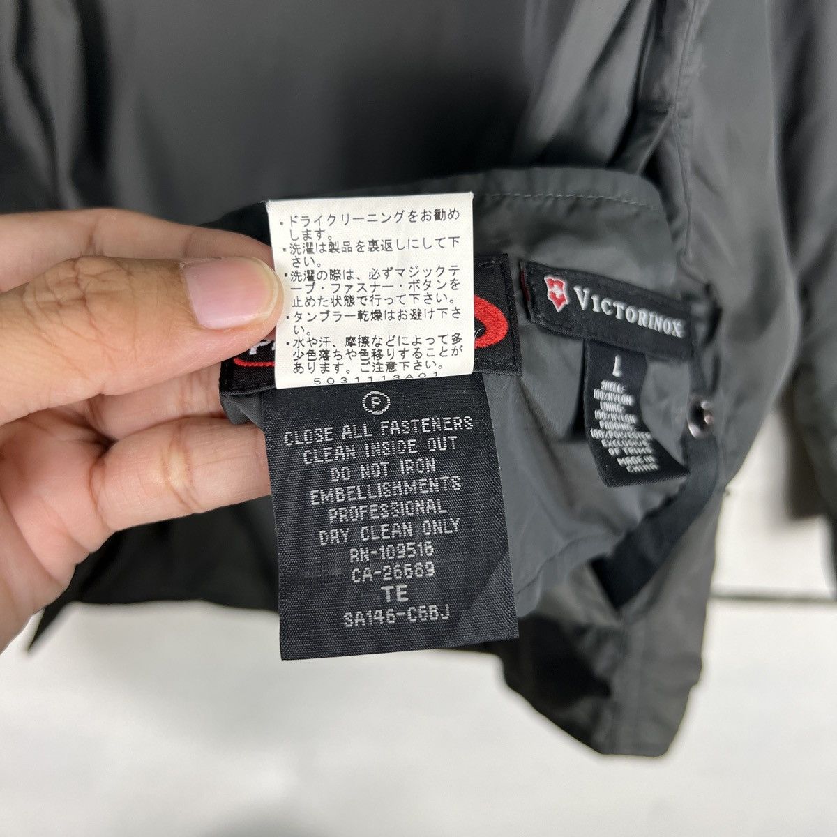 Victorinox 🔥 VICTORINOX PRIMALOFT JACKET Size US L / EU 52-54 / 3 - 19 Thumbnail