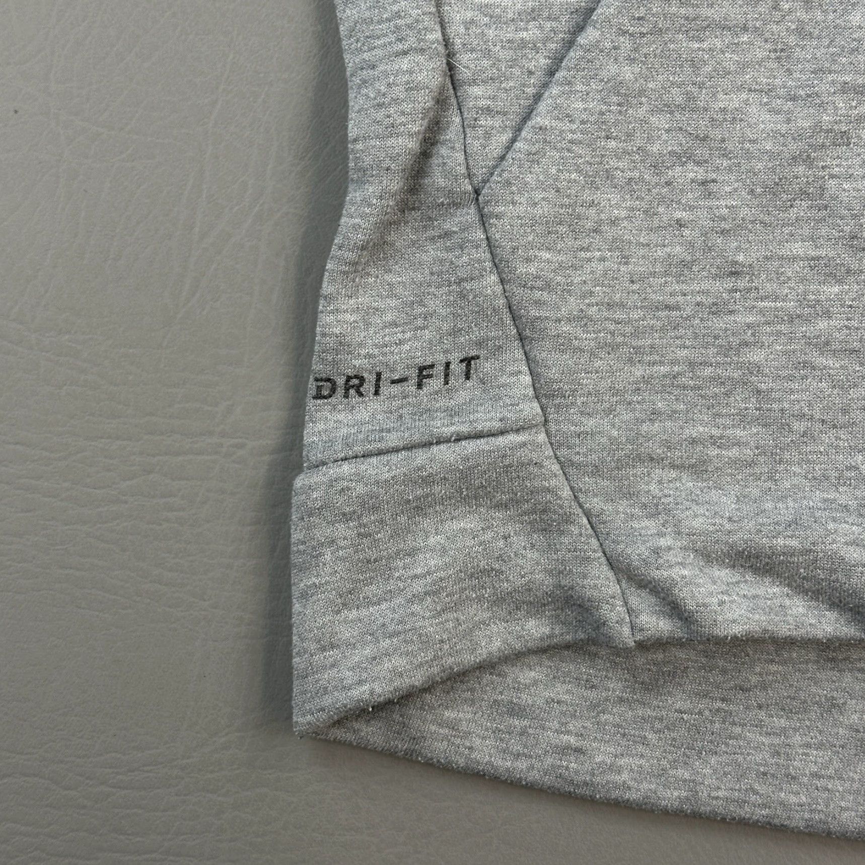 Nike Nike Hoodie Mens Medium Gray Black Dri Fit Full Zip Lightweight Logo Spellout Clothing Utt Most Likely Size US M / EU 48-50 / 2 - 4 Thumbnail