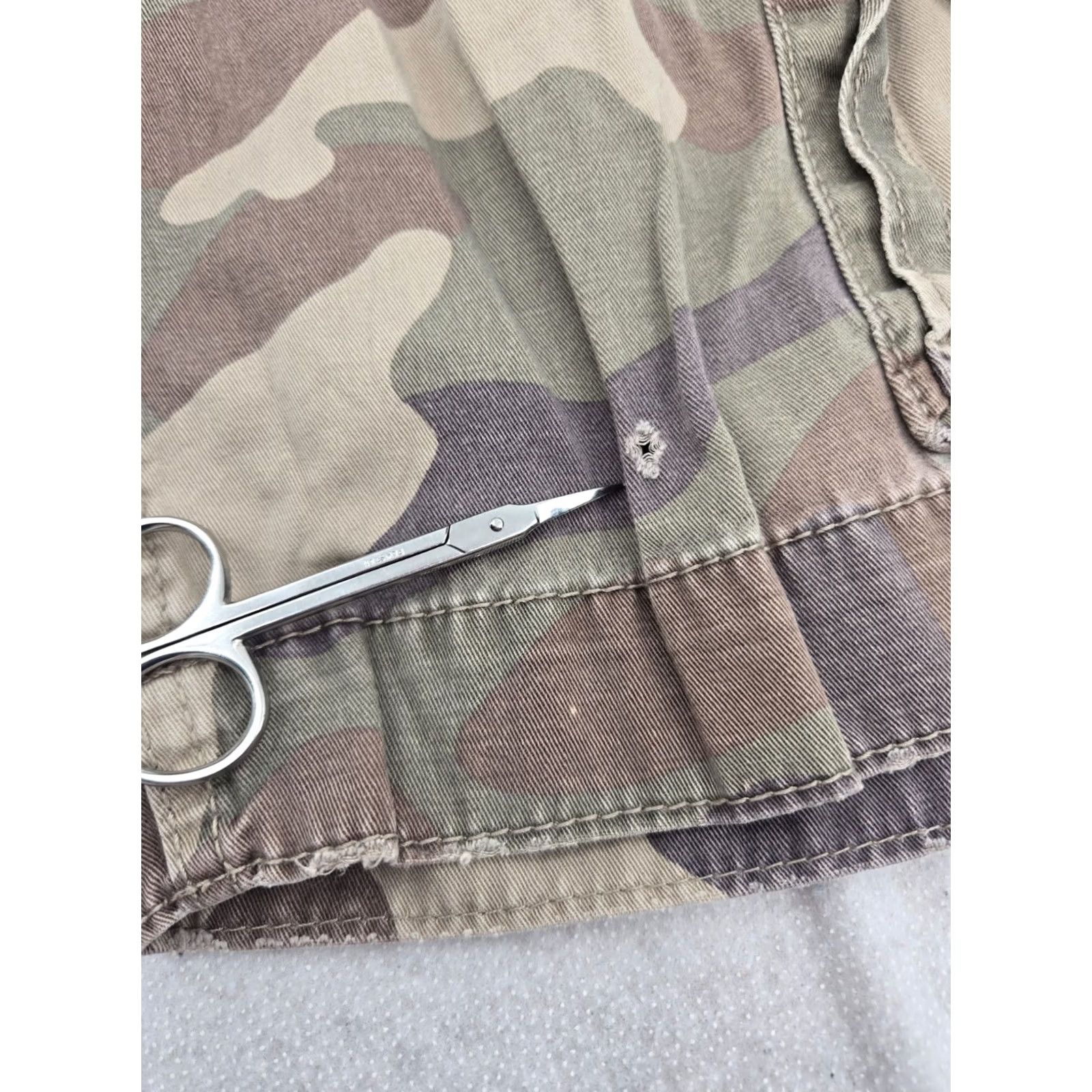 Vintage American Eagle Cargo Shorts 28 Green Camouflage Cargo Pocket Men Shorts Size US 28 / EU 44 - 4 Thumbnail