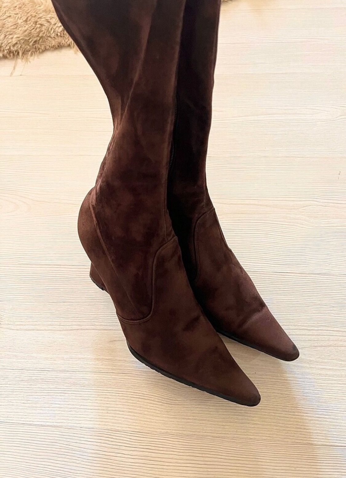 Vintage Brown padded heeled pointed toe suede shoes Size US 7 / IT 37 - 4 Thumbnail