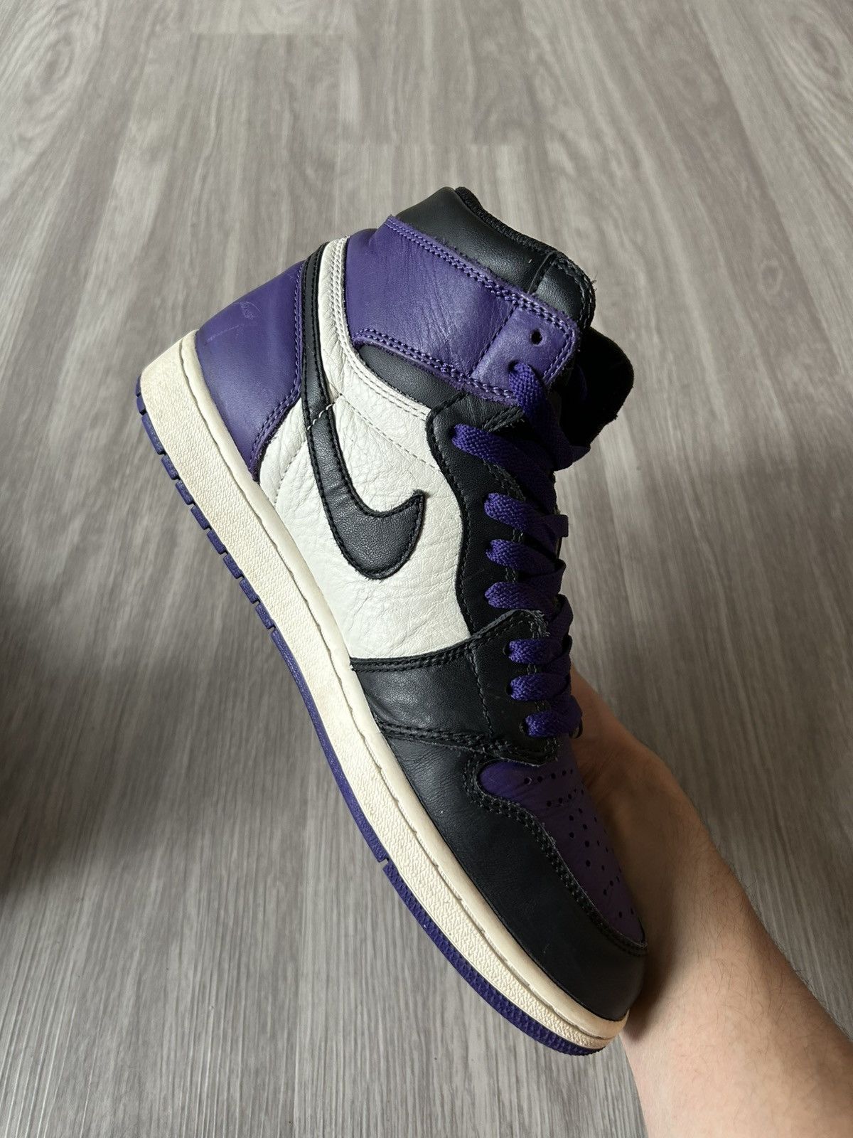 Jordan Brand Air Jordan Retro 1 High OG Court Purple Size 10 Size US 10 / EU 43 - 14 Thumbnail