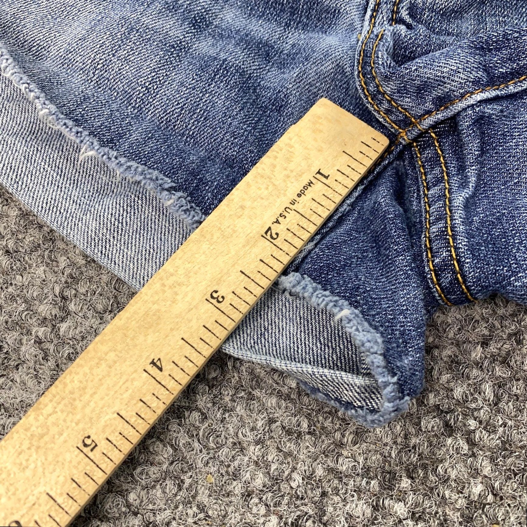 Vintage American Eagle Denim Shorts Women 8 Blue Distressed Frayed Hem 5-Pocket Inseam 3in Womens Size 30" / US 8 / IT 44 - 4 Thumbnail