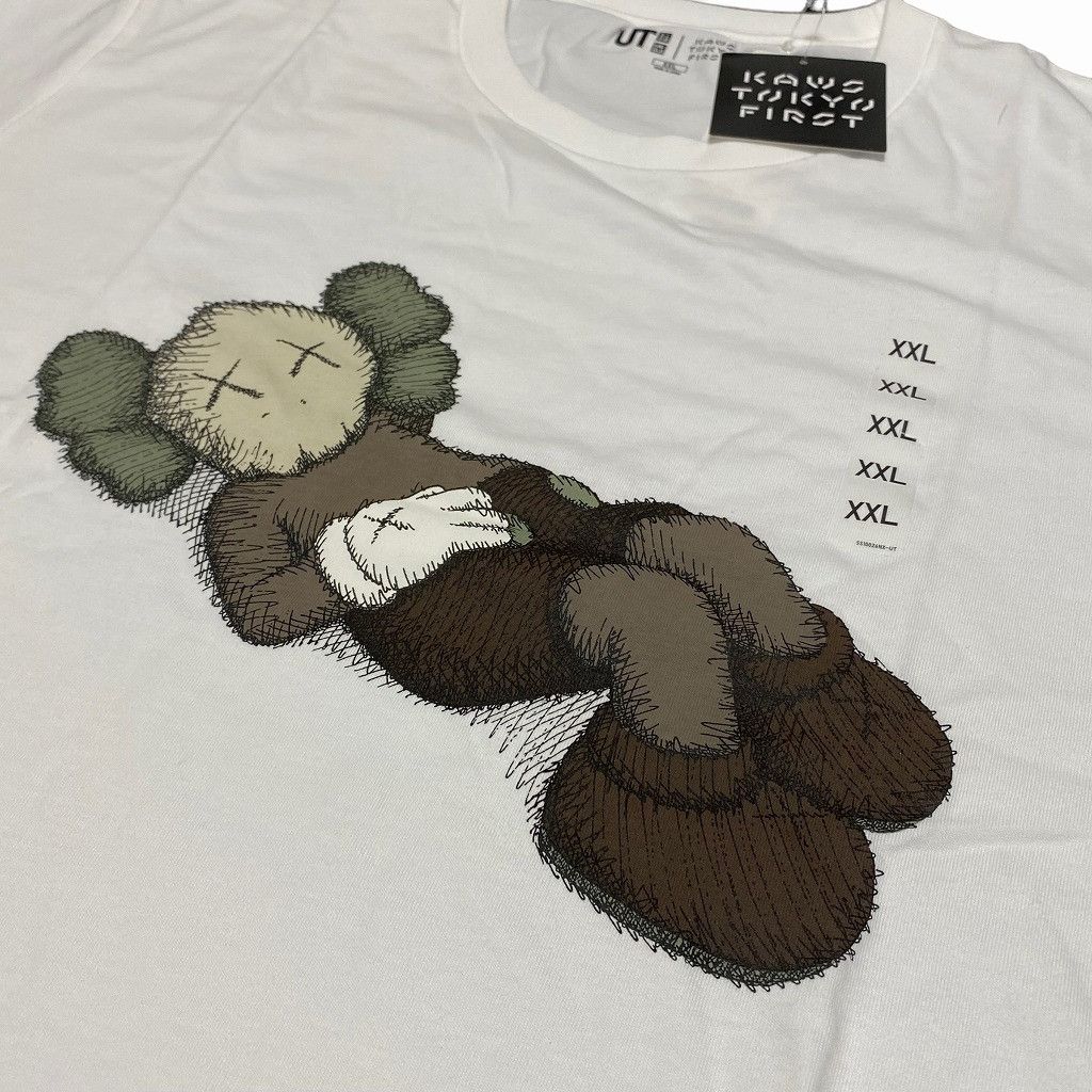 Kaws × Uniqlo KAWS × UNIQLO TOKYO FIRST Tee White Size US XXL / EU 58 / 5 - 2 Thumbnail