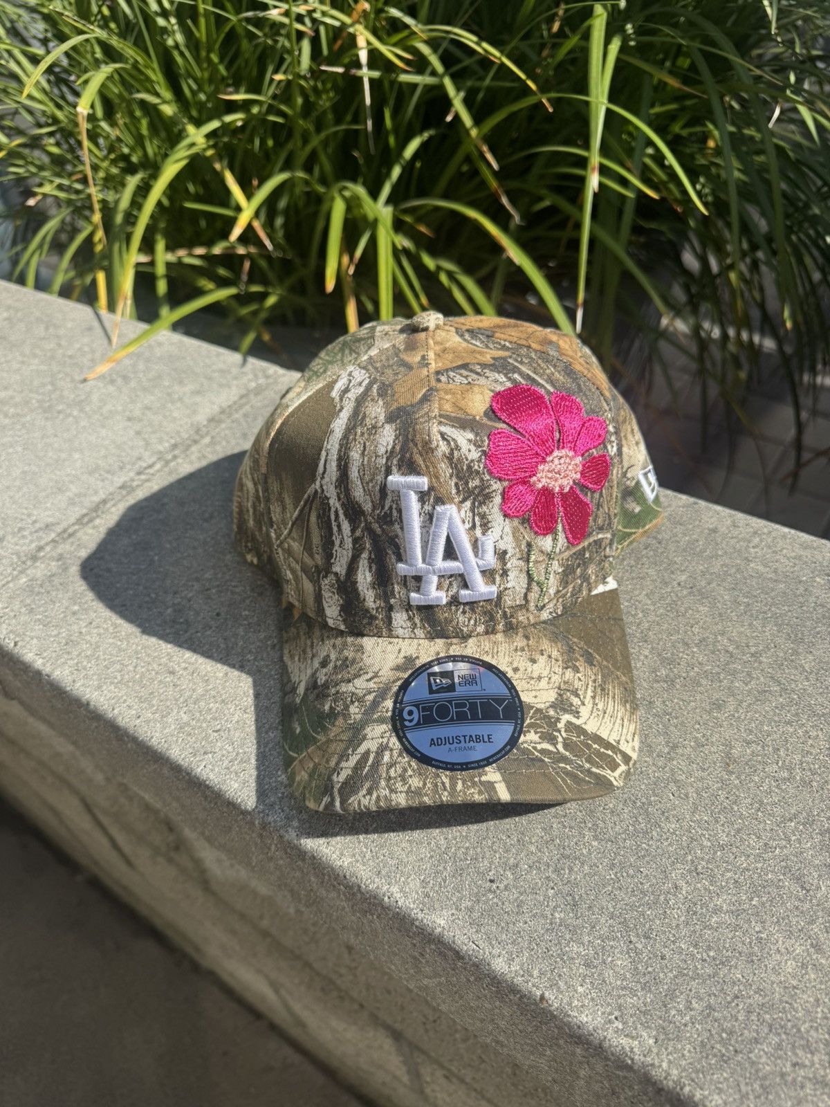 Other Real tree snap back with hand, embroidered flower Size ONE SIZE - 1 Thumbnail