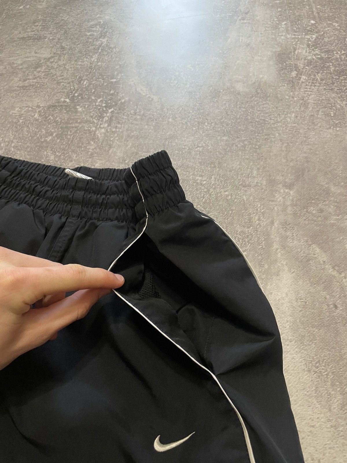 Nike × Vintage Vintage Nike Black Swoosh Logo Drill Shorts Size S Size US 30 / EU 46 - 6 Thumbnail