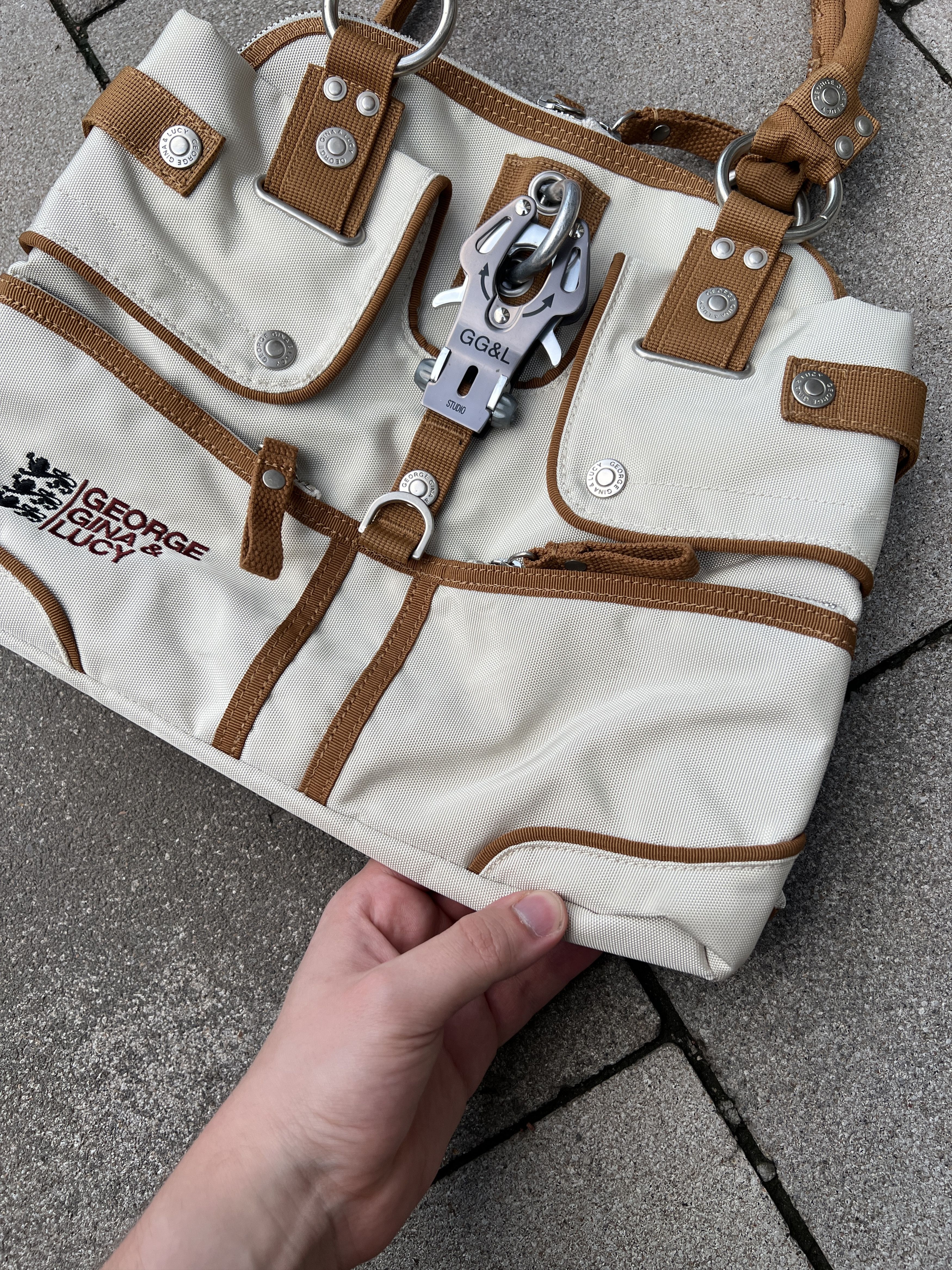 George Gina & Lucy George Gina & Lucy Vintage Y2K Butterfly Charme Shoulder Bag Size ONE SIZE - 8 Thumbnail