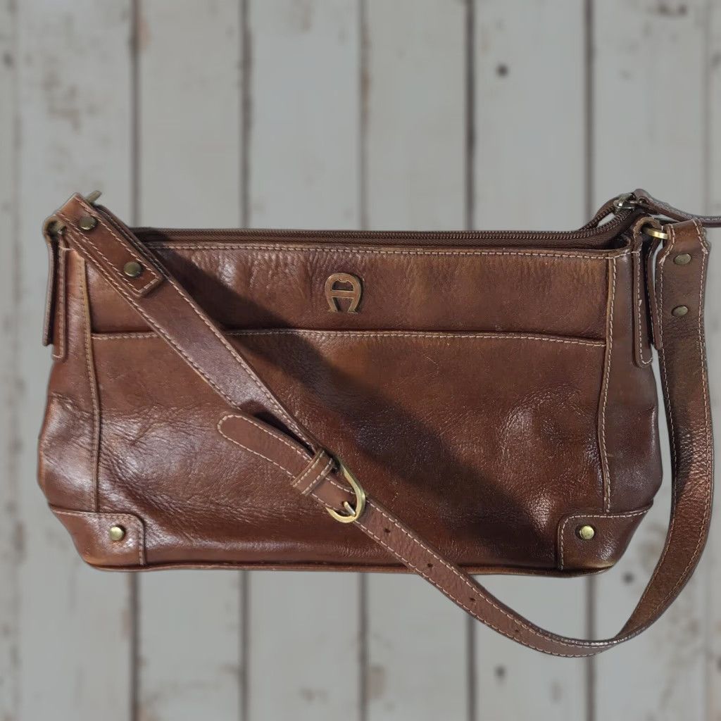 Etienne Aigner VINTAGE Etienne Aigner Leather Shoulder Bag Womens Medium Brown Pockets Organizer 90s Size ONE SIZE - 1 Thumbnail