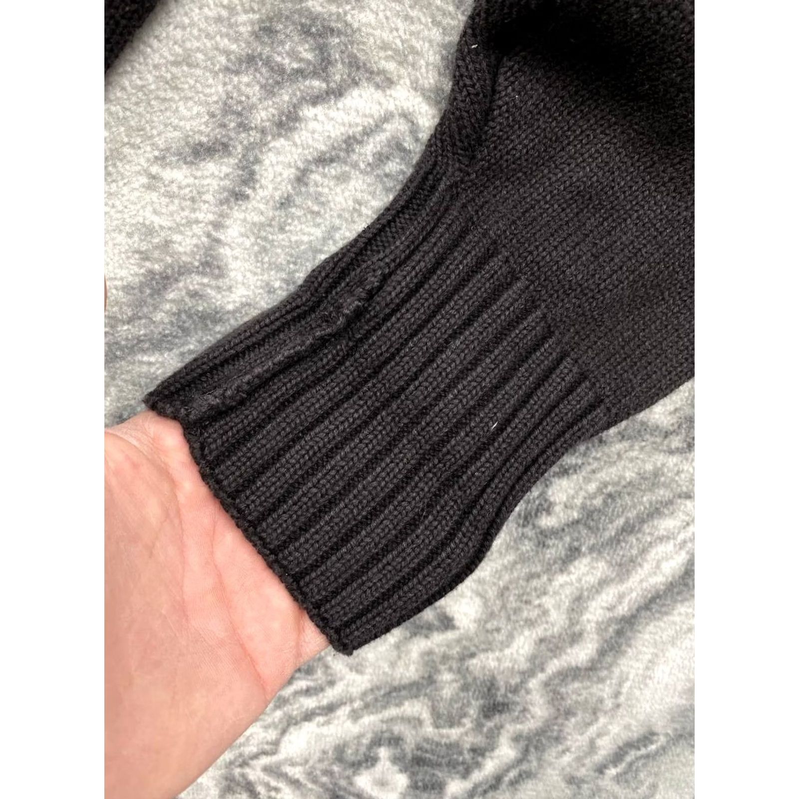 Yves Saint Laurent VINTAGE Saint Laurent YSL Knit Sweater Pullover V-Neck Men L Black 90s Logo Size US L / EU 52-54 / 3 - 6 Thumbnail