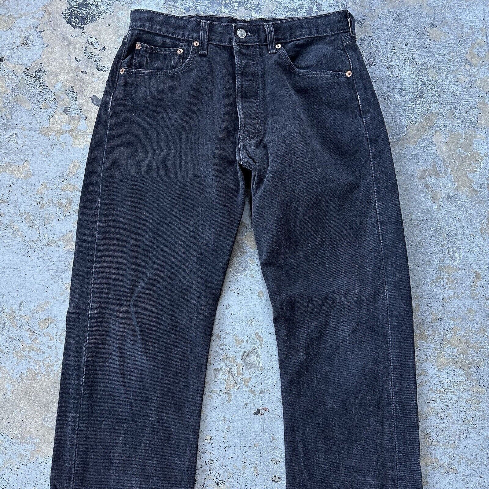 Levi's × Vintage Vintage 90s Levi’s 501 Black Straight Denim Jeans 33x30 Size US 33 - 2 Thumbnail