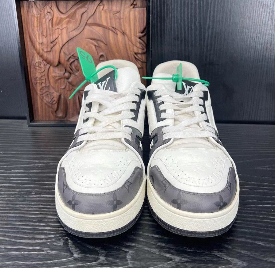 Louis Vuitton lv trainer black and white sneaker. Size US 7.5 / EU 40-41 - 2 Thumbnail