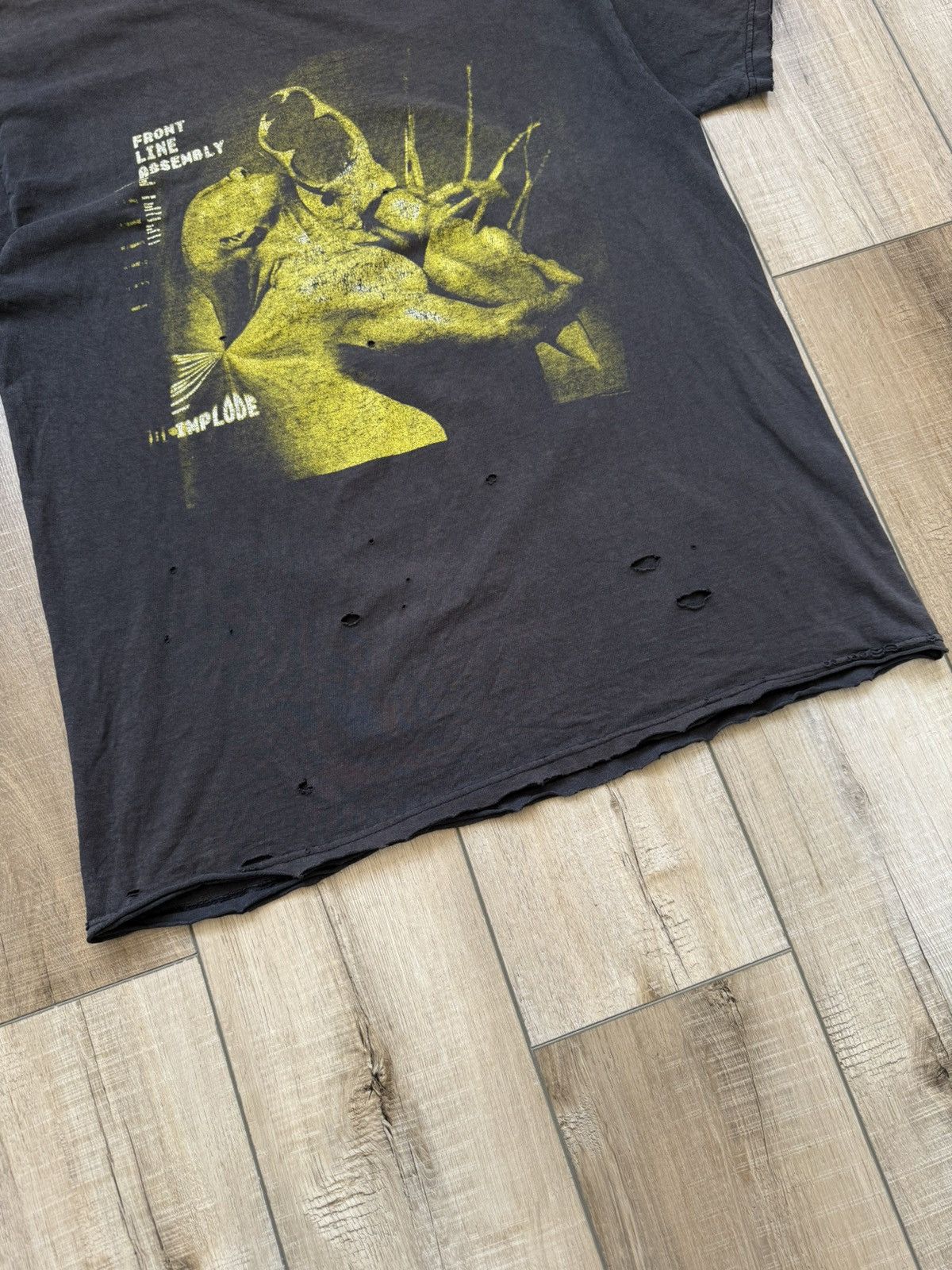 Band Tees Front Line Assembley Size US XL / EU 56 / 4 - 4 Thumbnail