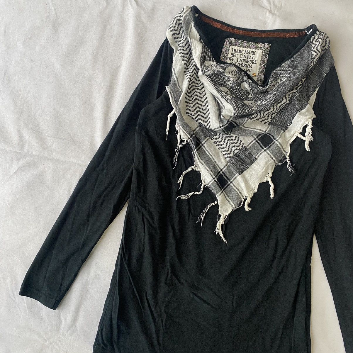 Japanese Brand × Vintage × Von Dutch Vintage Von Dutch Skull Scarf Double Layer Long Sleeve Tees Size US M / EU 48-50 / 2 - 5 Thumbnail