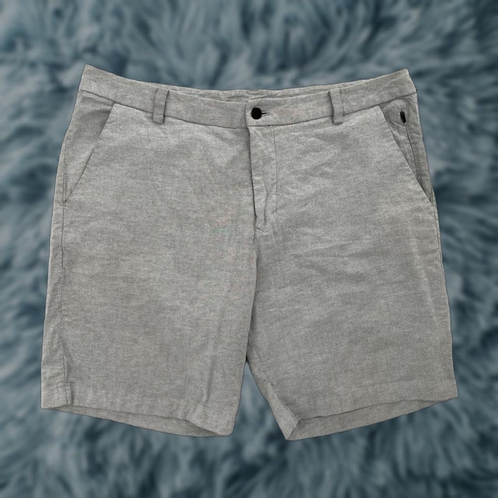 Lululemon VINTAGE Lululemon Shorts Adult 36 Gray Casual Men's Chino Pockets Logo 8in Inseam Size US 36 / EU 52 - 1 Thumbnail