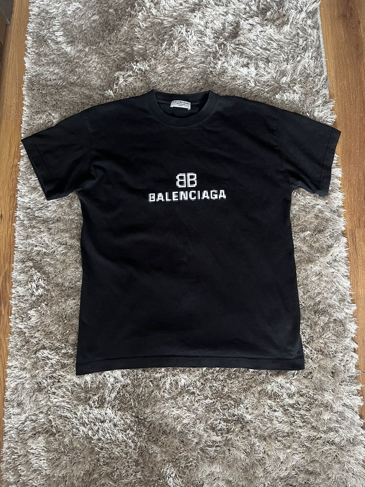 BALENCIAGA ピクセルロゴTシャツ Balenciaga Balenciaga Pixel Logo Shirt Tee | Grailed