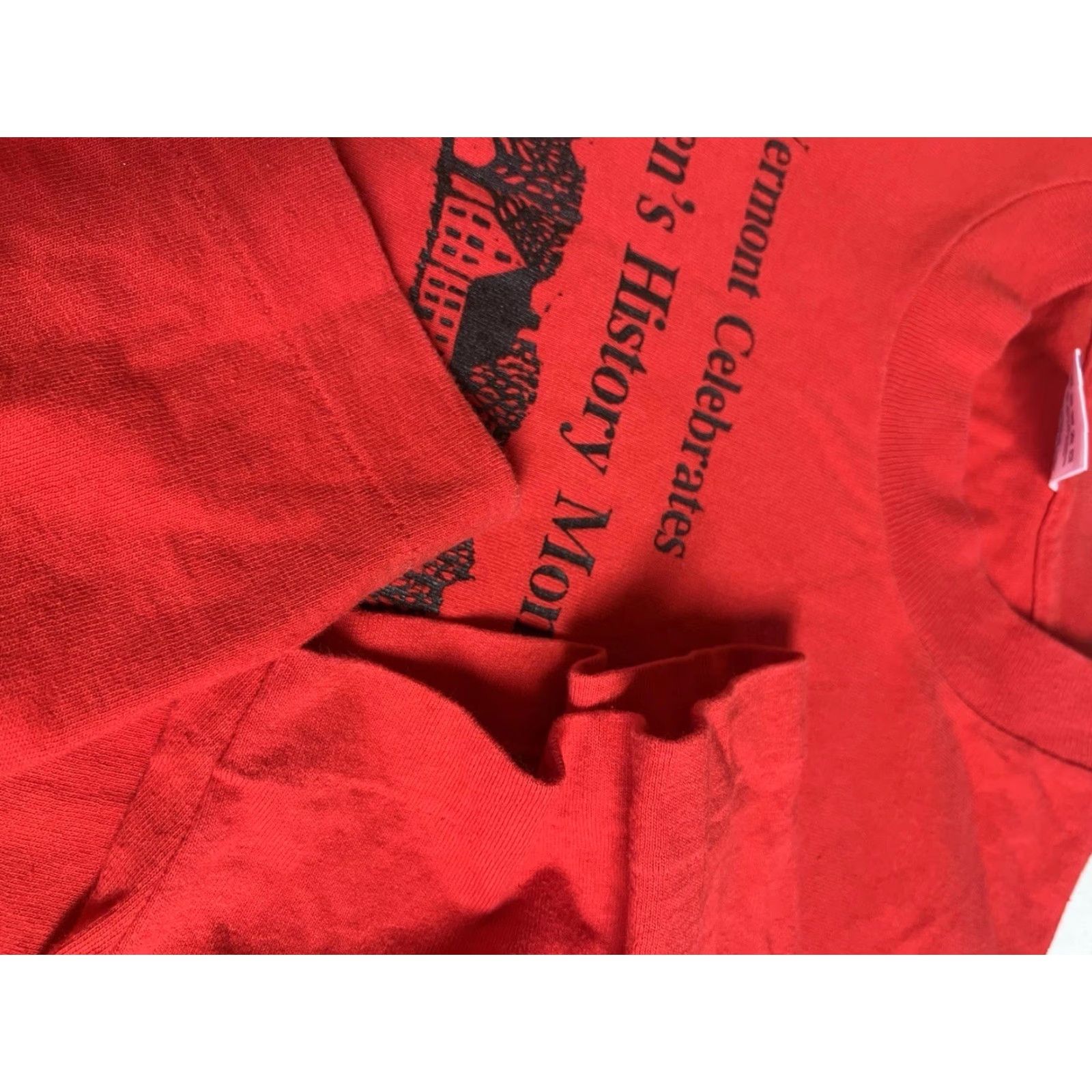 Fruit Of The Loom VINTAGE Vermont Celebrates women’s history month single stitch T-shirt L Red Men Cotton Crew Neck Stitch T-Shirt Size L / US 10 / IT 46 - 3 Thumbnail