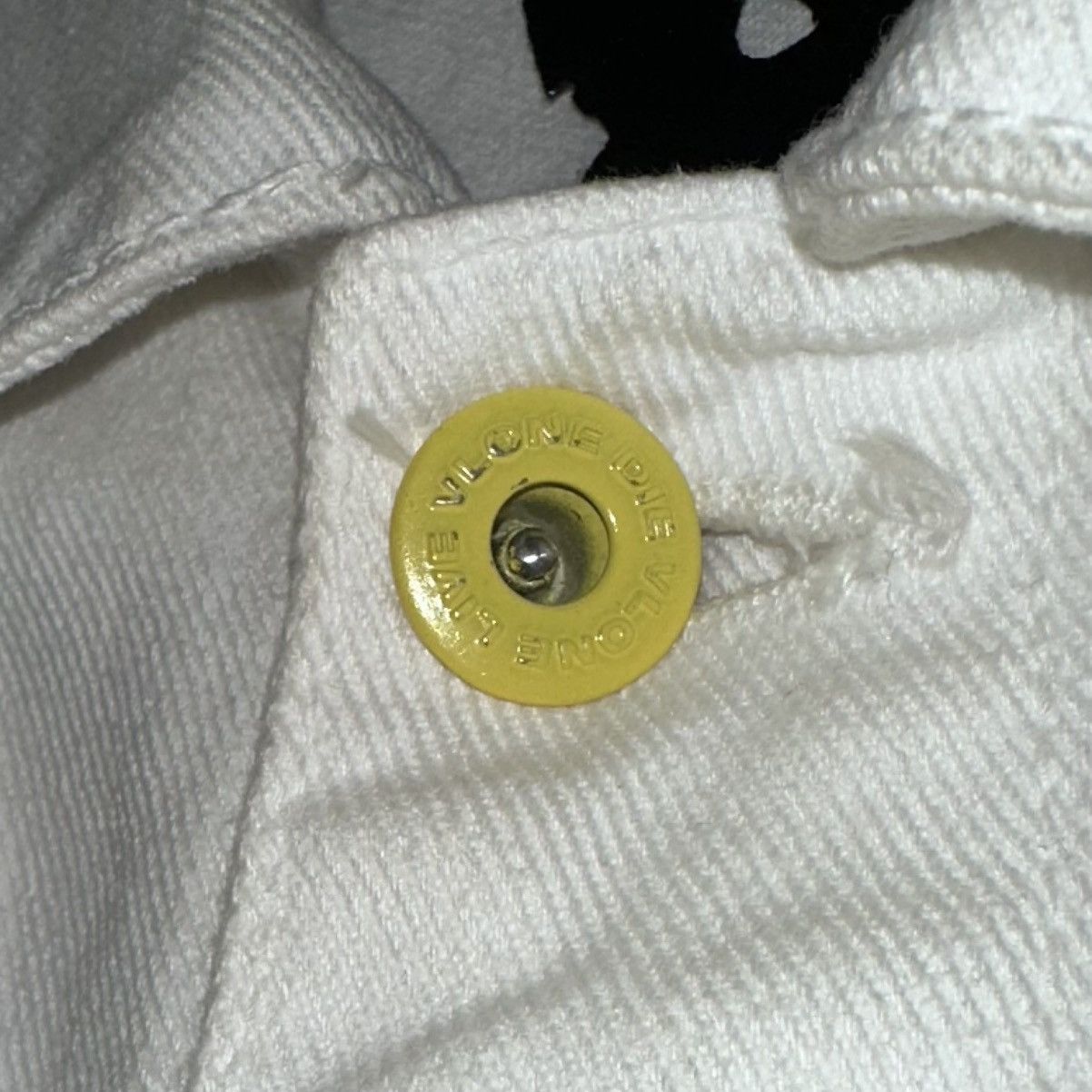 Vlone 1/1 VLONE Friends Sample White Denim Jacket Yellow Size XL Size US XL / EU 56 / 4 - 11 Thumbnail