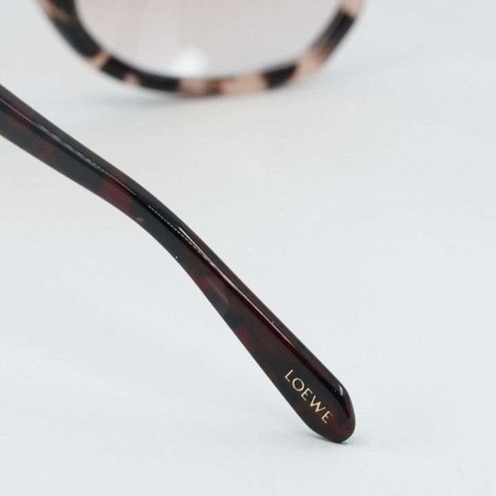 Loewe LW40001I 54T Filipa Sunglasses Red Havana/Rose Havana display picture 2