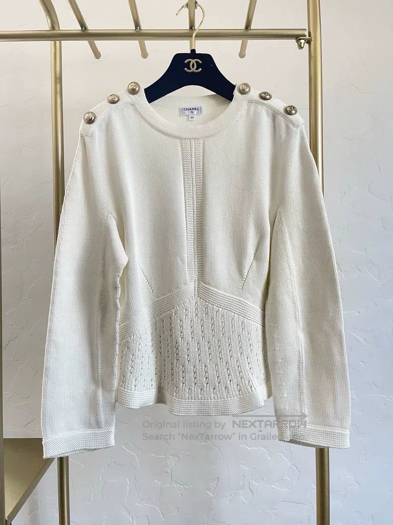 Chanel Chanel 2023 Early Spring Vacation Series 23c Cream White V Size XXS / US 00 / IT 34 - 1 Thumbnail
