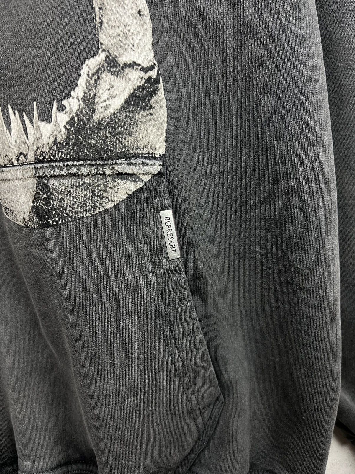 Represent Clo. Represent Shark Jaws Print Hoodie Rare Hype Streetwear Y2K Size US S / EU 44-46 / 1 - 6 Thumbnail