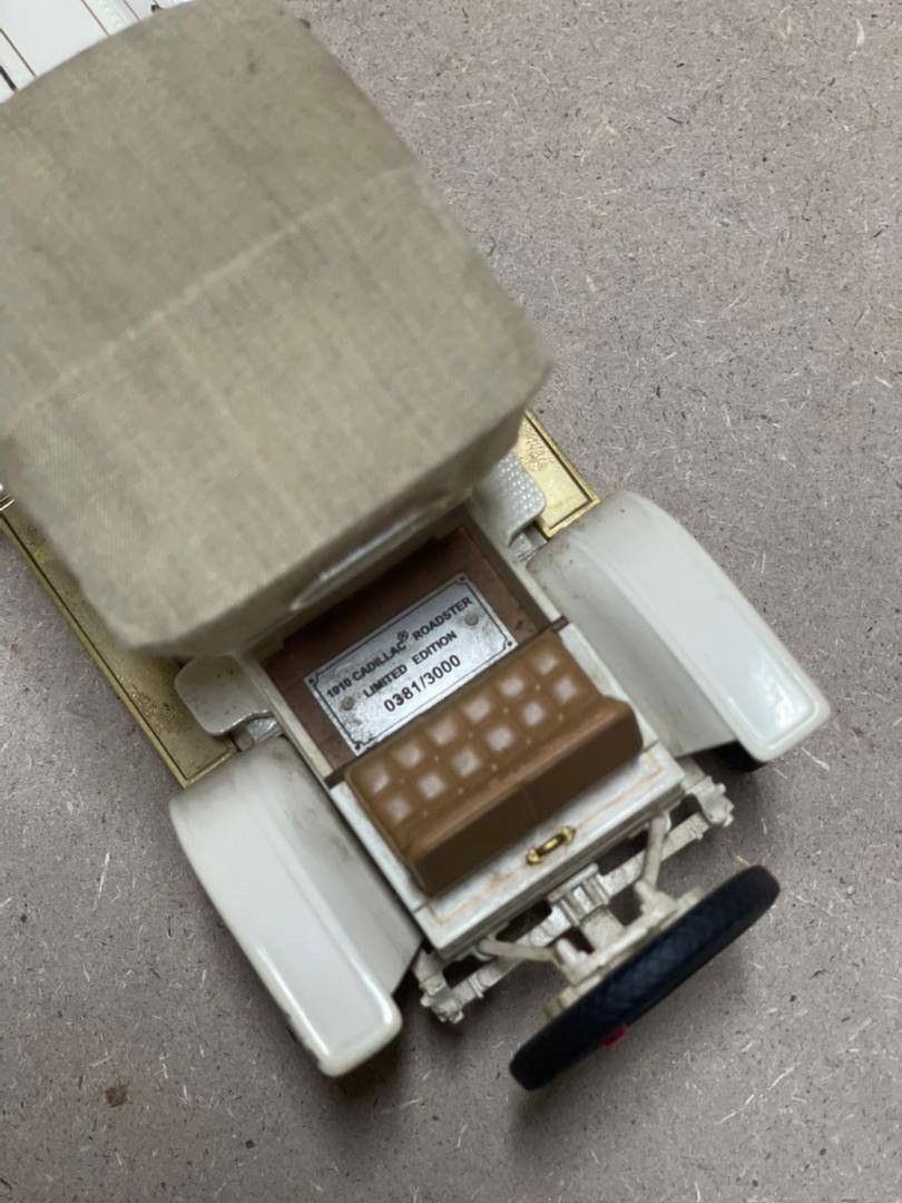 Vintage DIECAST 1/24 1910 CADILLAC ROADSTER Size ONE SIZE - 6 Thumbnail