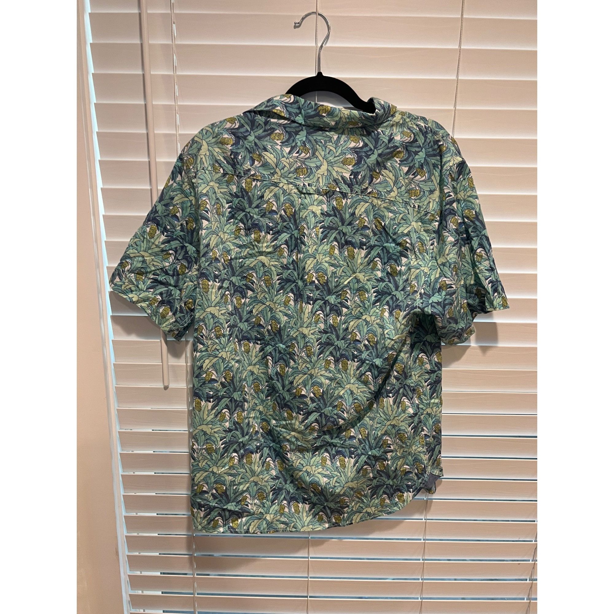 Tommy Bahama Tommy Bahama Coastal Cool Jungle Shirt - NWT - Size M Size US M / EU 48-50 / 2 - 3 Thumbnail