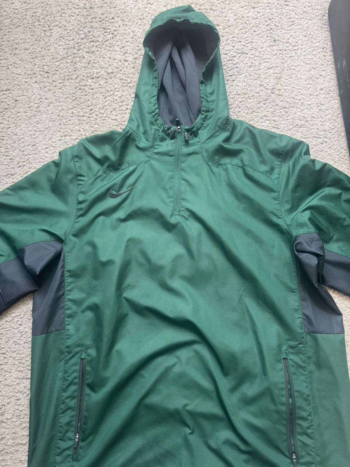 Nike Green and black nike windbreaker hoodie Size US XL / EU 56 / 4 - 1 Preview