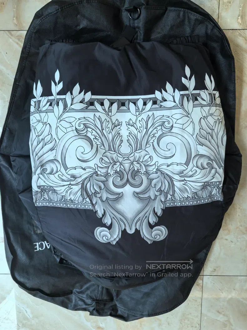Versace Versace Wear a down jacket on both sides Size US XL / EU 56 / 4 - 8 Thumbnail