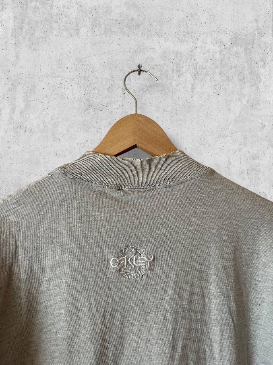 Oakley Oakley MADE IN USA 90s vintage t shirt tee big logo Size US L / EU 52-54 / 3 - 7 Thumbnail