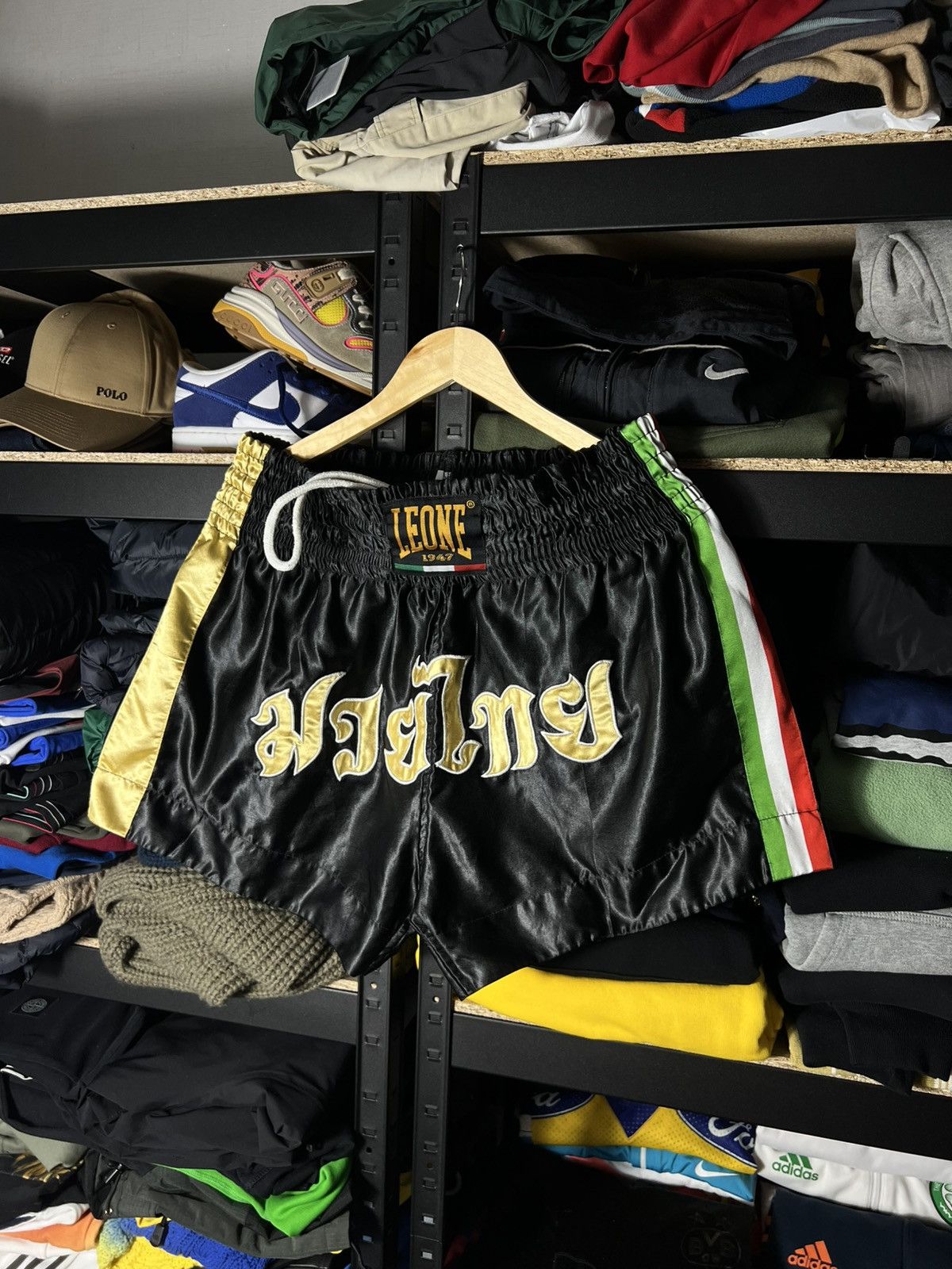 Japanese Brand LEONE Muay Thai Shorts Boxing Trunks BlackGold Vintage Style Size US 34 / EU 50 - 1 Thumbnail