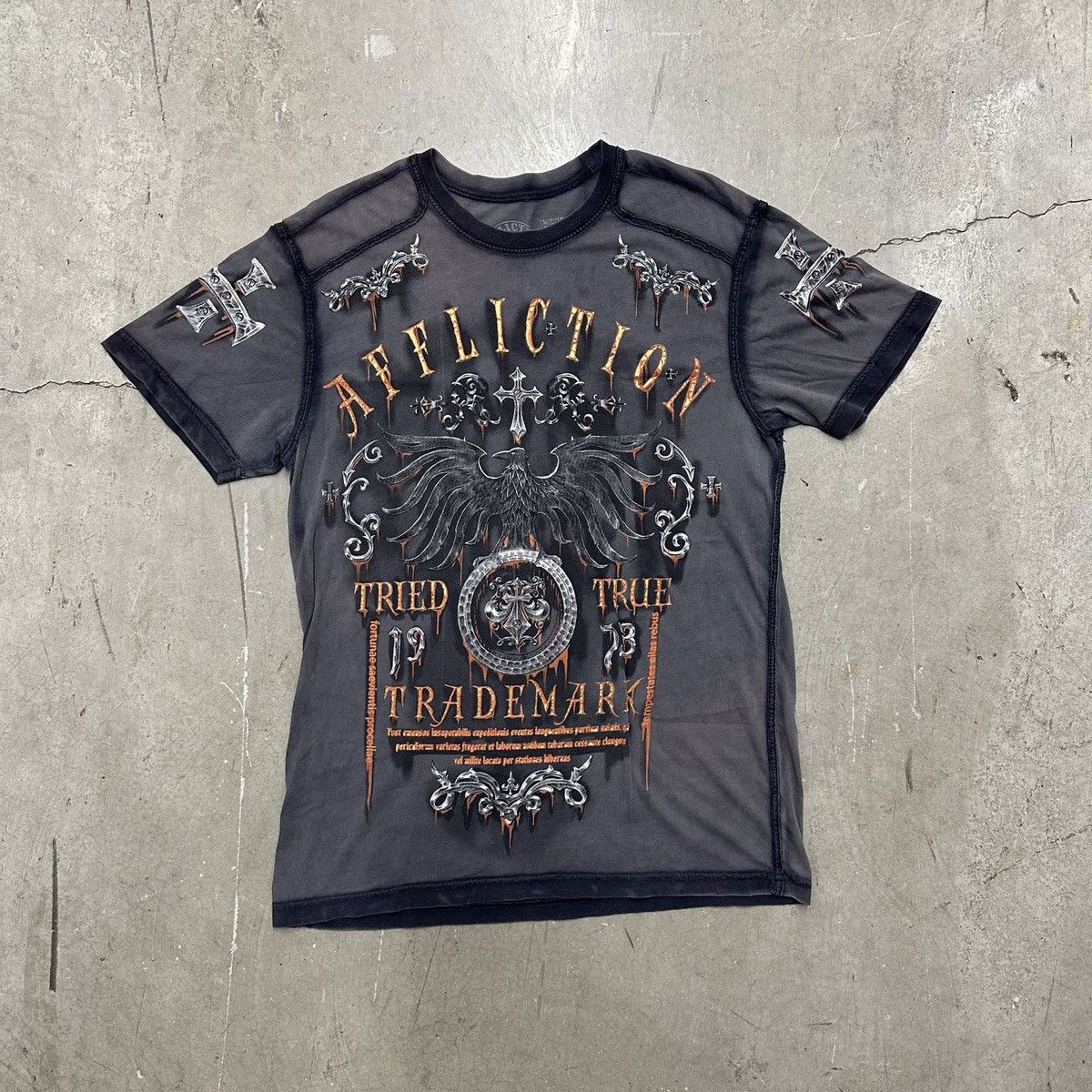 Affliction × Vintage Vintage 2000s Y2K Affliction Grey Graphic T-Shirt Size US M / EU 48-50 / 2 - 1 Thumbnail