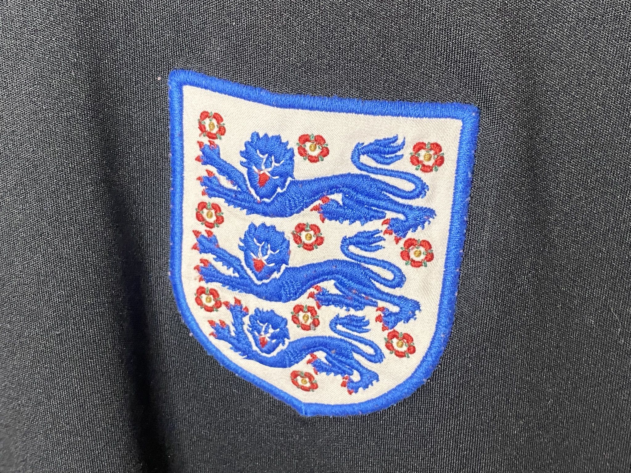 Uniqlo ENGLAND 2012 TRAINING FOOTBALL SHIRT SOCCER JERSEY Size US XL / EU 56 / 4 - 3 Thumbnail