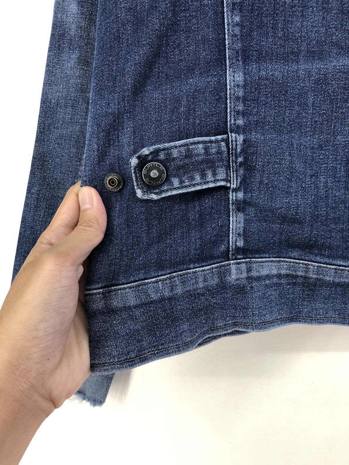 Japanese Brand Vintage Burtle Distressed Denim Workwear Jacket Size US L / EU 52-54 / 3 - 21 Thumbnail