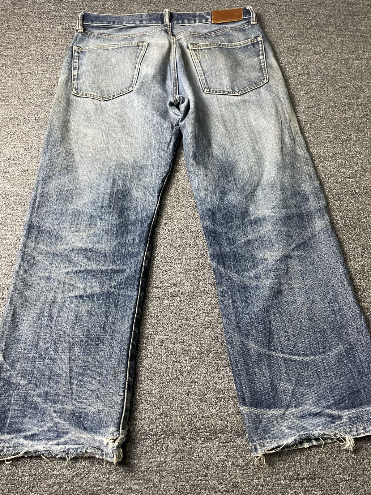 Japanese Brand × Uniqlo × Vintage Uniqlo Original Basic Easy Fit Straight Cut Jeans (134) Size US 33 - 12 Thumbnail