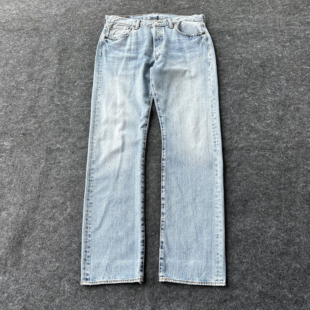 Levi's Levis 501 Distressed Light Blue Denim 32x31 D681 Size US 32 / EU 48 - 1 Thumbnail
