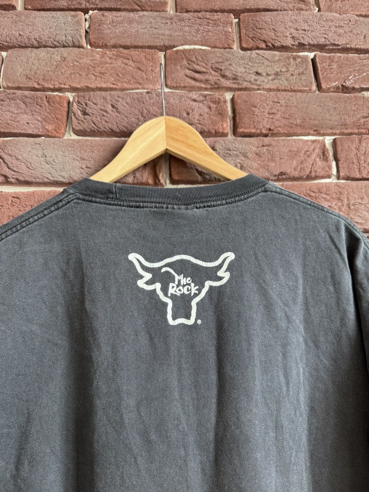 Vintage Vintage 00s WWE WWF The Rock Just Bring It Black Vintage Tee Size US XL / EU 56 / 4 - 4 Thumbnail
