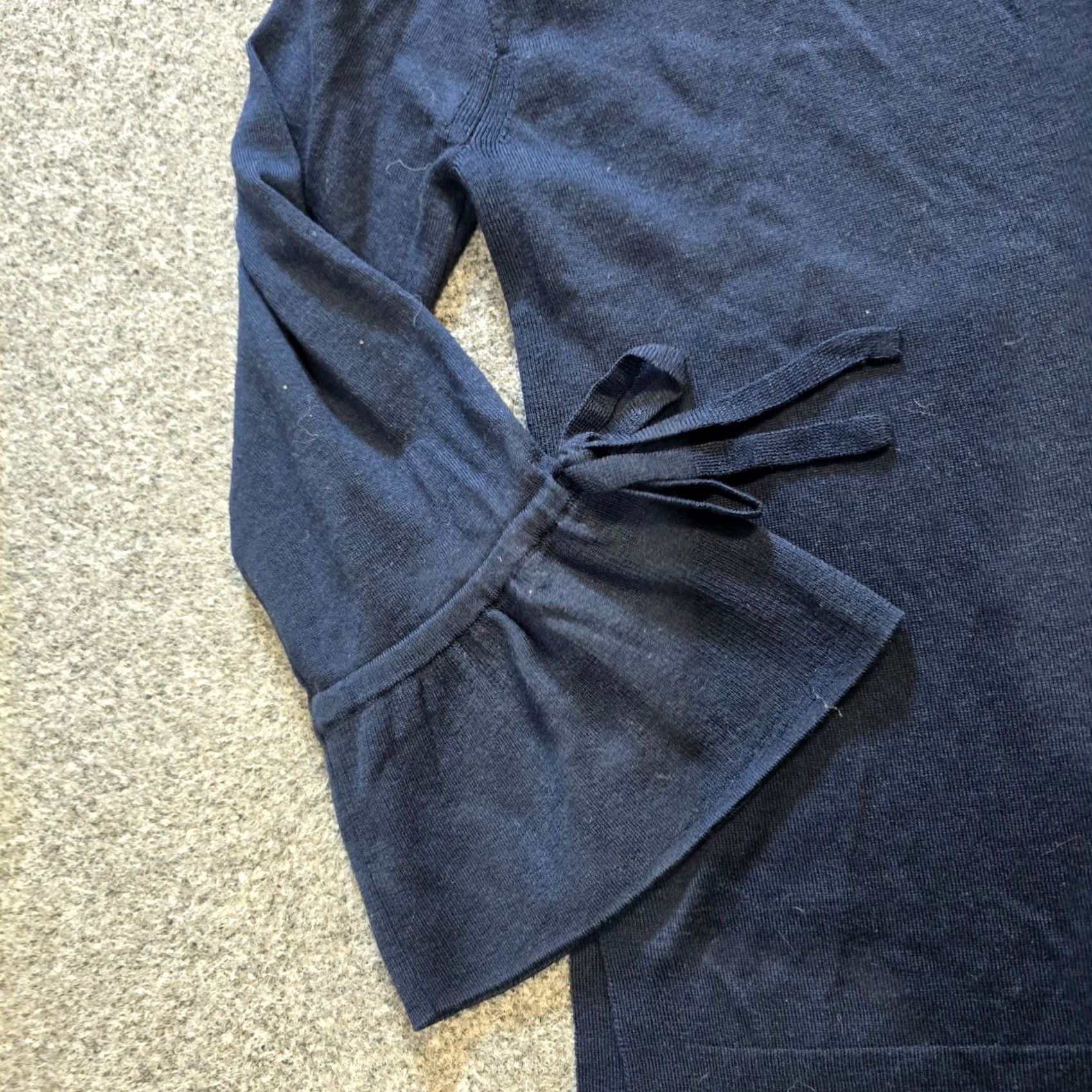 J.Crew J.CREW Sweater Women Size S Blue Merino Wool V-Neck Flare Sleeve Casual Size S / US 4 / IT 40 - 3 Thumbnail