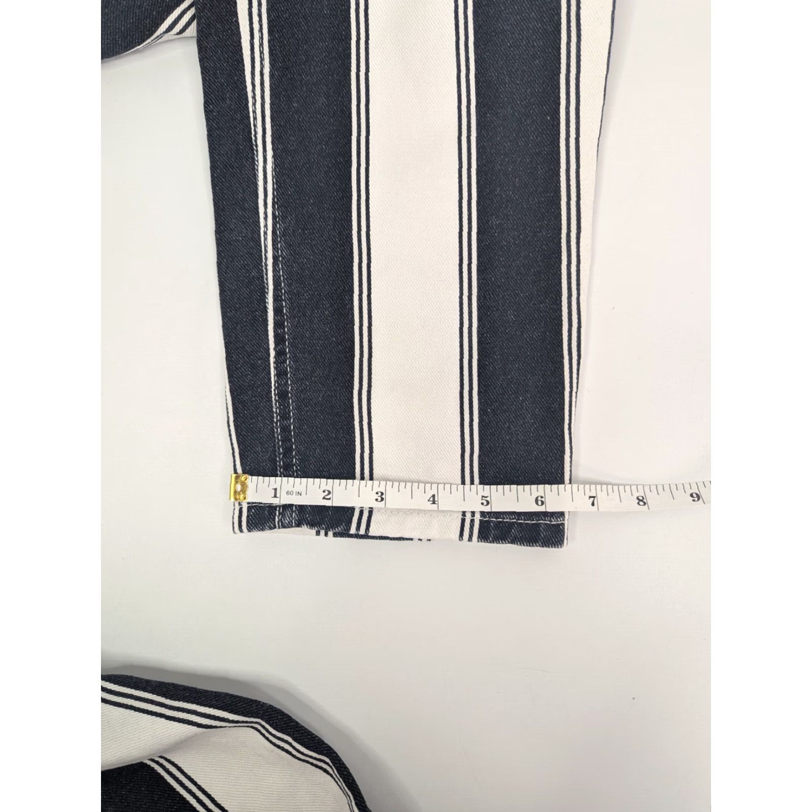 Bdg BDG Women’s Jeans 28W White Black Stripes Cotton High Rise Tapered Leg Pocket Denim Vintage: No Mens Women Size 28" / US 6 / IT 42 - 7 Thumbnail