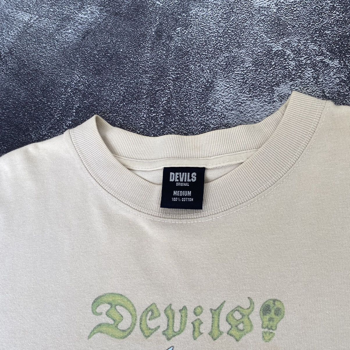 Vintage Vintage Very Rare Red Devils Streetwear Logo Tees Size US M / EU 48-50 / 2 - 3 Thumbnail