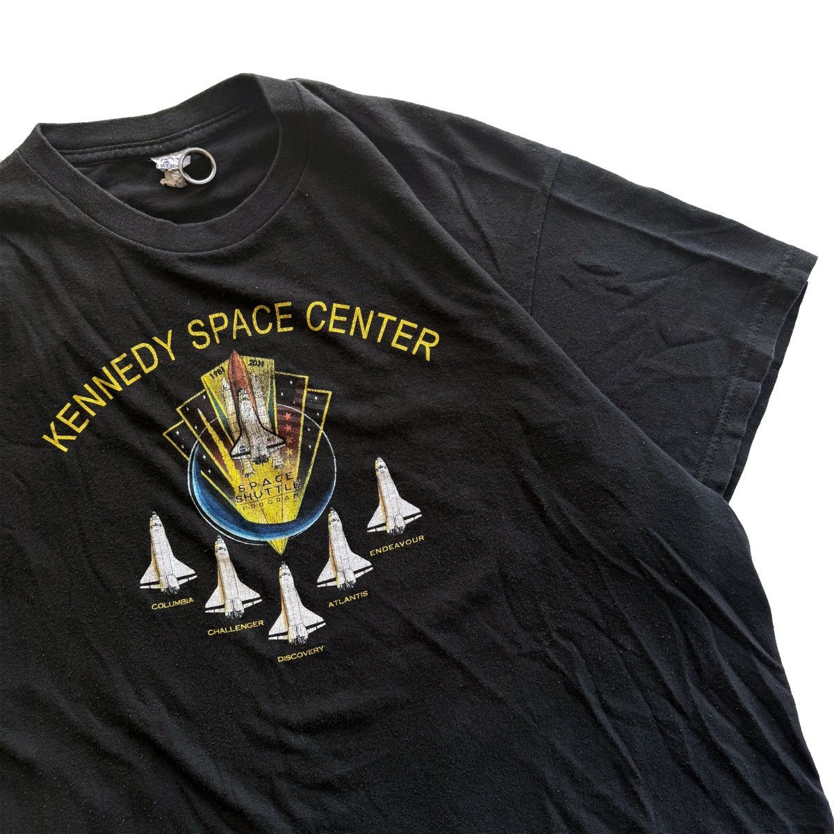 Vintage 2011 Vintage NASA Space Shuttle Program Tee Size US XL / EU 56 / 4 - 2 Thumbnail