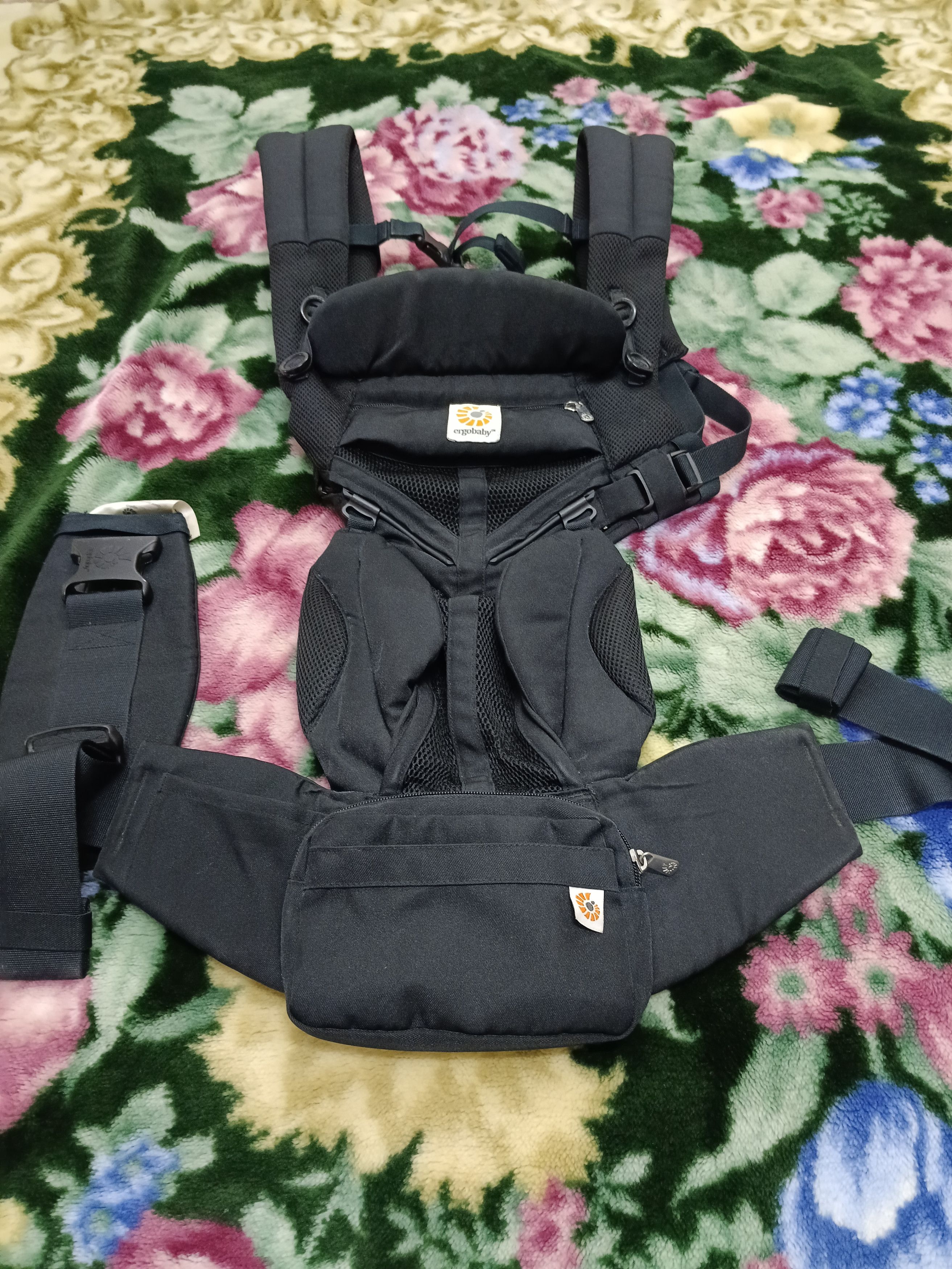 Japanese Brand Ergobaby Omni 360 Cool Air Carrier Baby Size ONE SIZE - 3 Thumbnail
