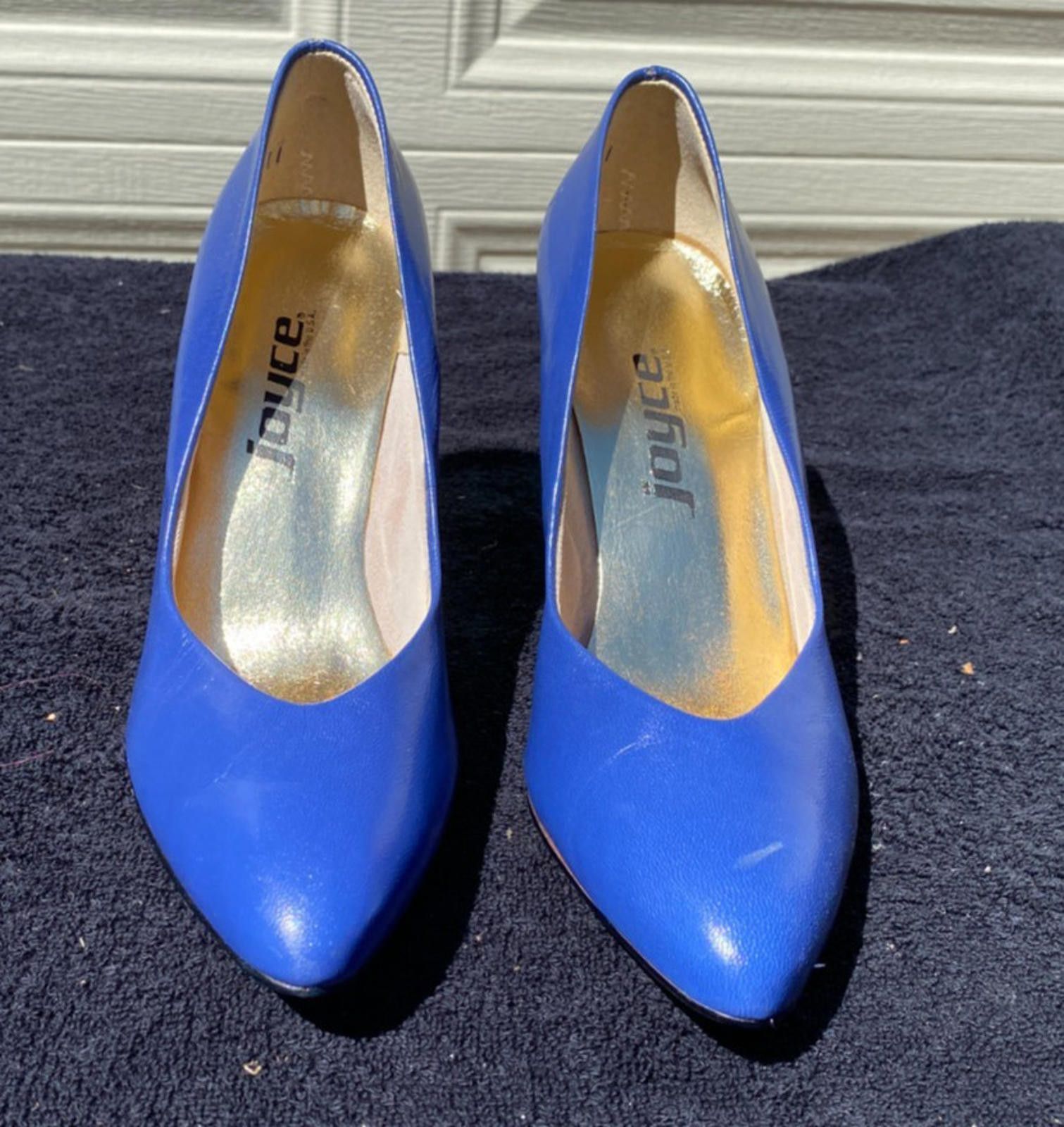 Designer Joyce Blue With Gold Insole Heels Size 8.5 (S637) Size US 8.5 / IT 38.5 - 1 Thumbnail